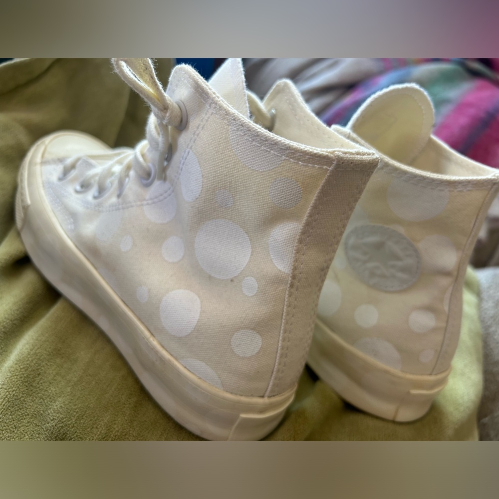 Cream/off white polka dot converse womens 6
